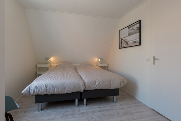 Apartment | 3 bedrooms, individually furnished, bed sheets