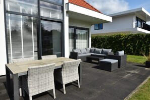 Balcony - Holiday Home in Harderwijk Near Serene Lake (Zeewolde)