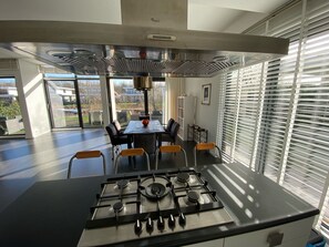 Private kitchen - Holiday Home in Harderwijk Near Serene Lake (Zeewolde)