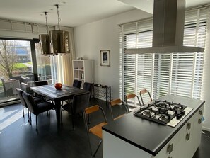 House | Private kitchen - Holiday Home in Harderwijk Near Serene Lake (Zeewolde)