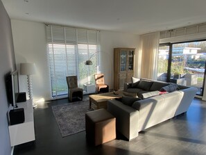 House | Living room