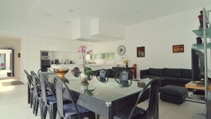 Dining - Design Villa With Private Wellness, 700m From the Beach and all Amenities (Longeville-sur-Mer)