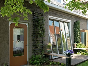Balcony - Modern Holiday Home With Enclosed Garden (Schagen)