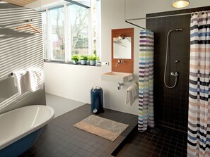 Bathroom - Modern Holiday Home With Enclosed Garden (Schagen)