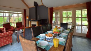 Dining - Attractive Holiday Home in Erp With Spacious Garden (Erp)