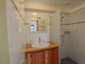 Ferienhaus | Badezimmer | Dusche