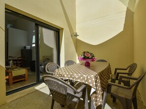 Balcony - Romantic City House With Private Terrace and 15 min From the Beach (Rochefort)