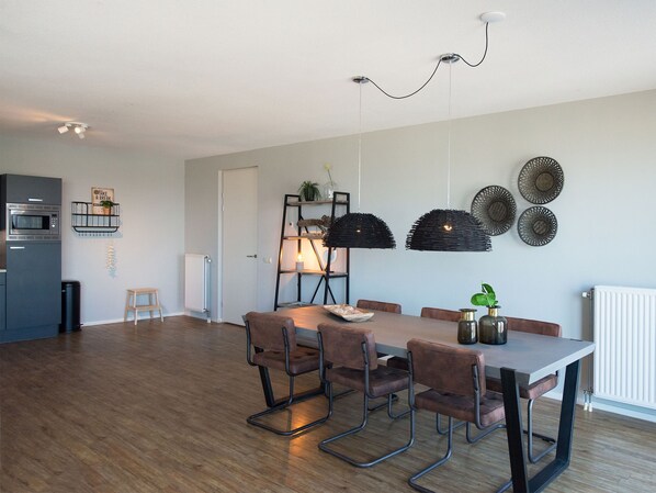 Dining - Sea-view Apartment With Balcony (The Hague)