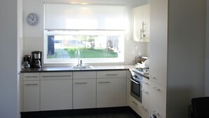 Villa | Cuisine privée | Cafetière/bouilloire, micro-ondes, lave-vaisselle, chaise haute