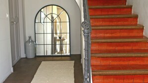Unclassified image, 4 of 43, button - Mountain Villa in Carpentras With Pool & Majestic Views (Carpentras)