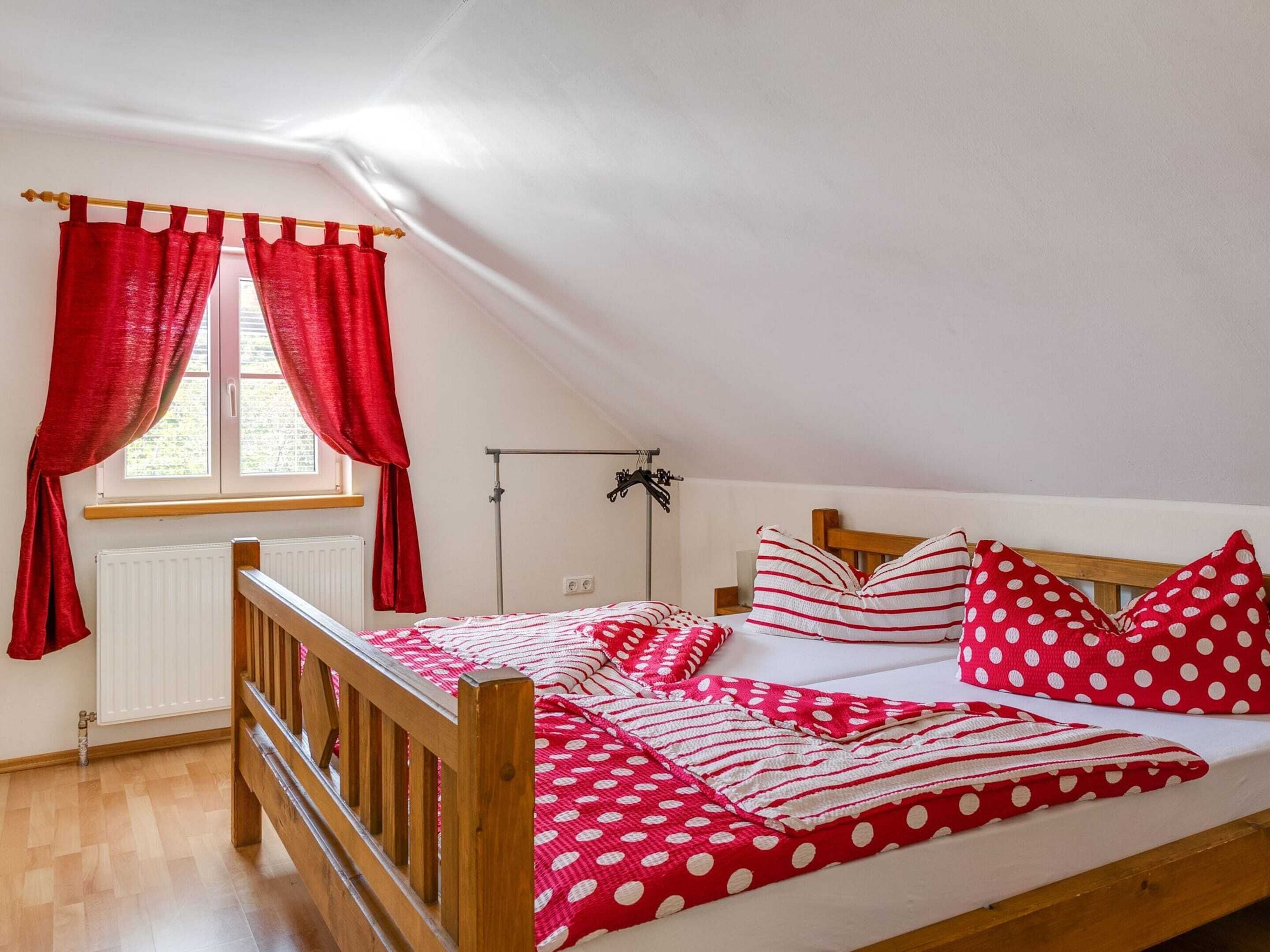 Apartment | 3 Schlafzimmer, individuell eingerichtet, Reisekinderbett, Bettwäsche