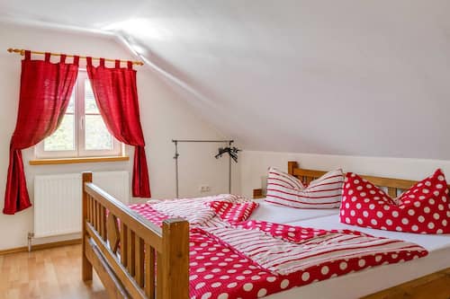 Apartment | 3 bedrooms, individually furnished, travel crib, bed sheets