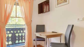 Apartment | Dining