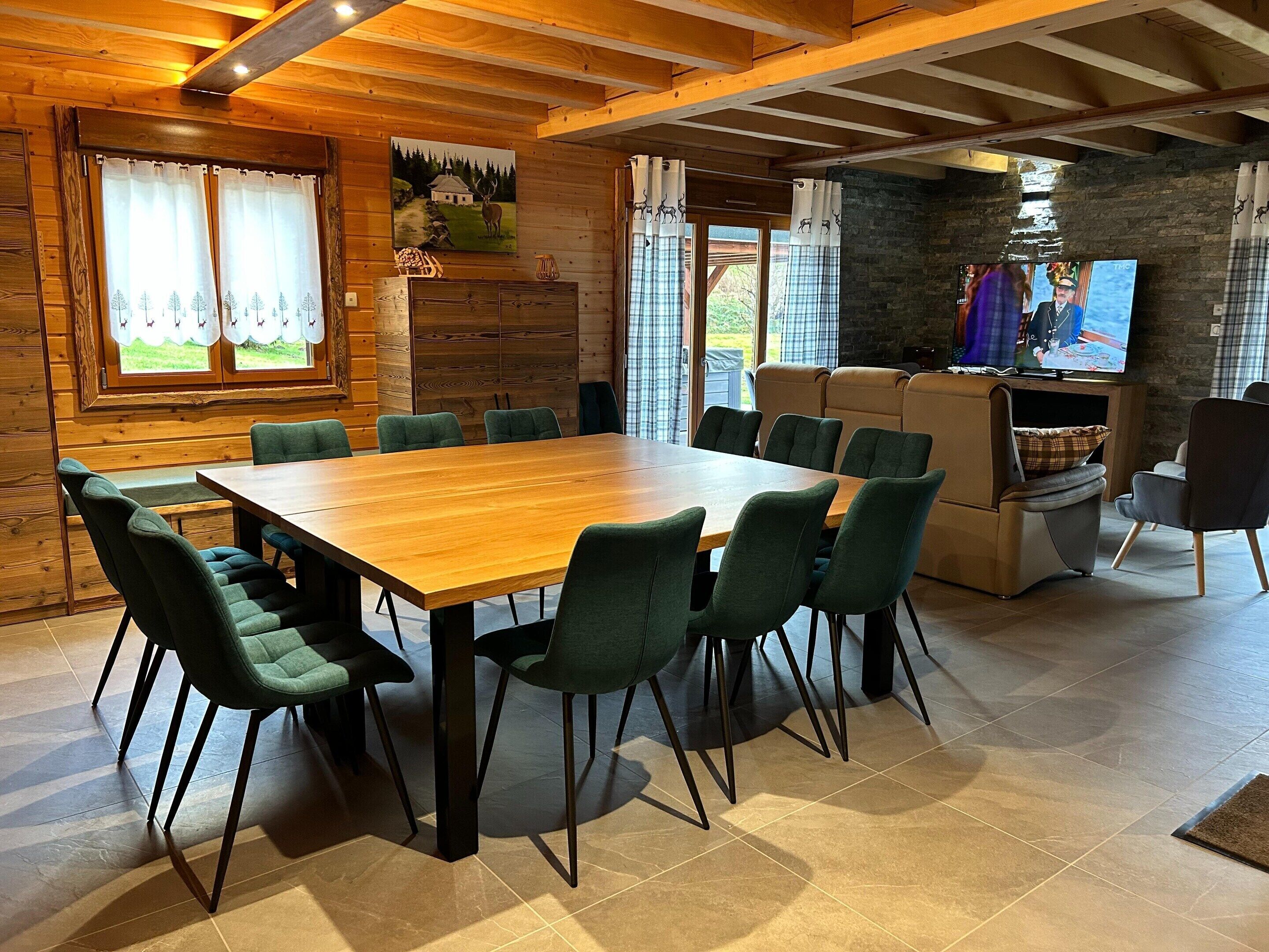 Chalet | Dining