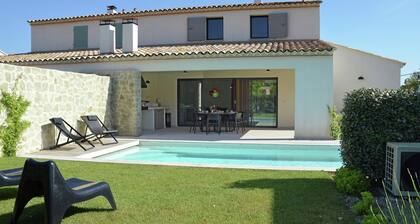 Villa in Malaucene With Private Pool