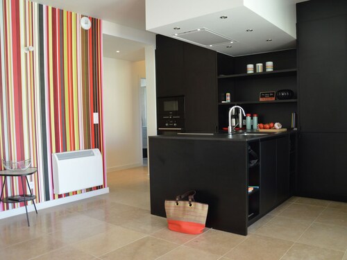 Villa in Malaucene With Private Pool