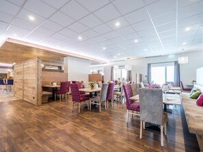 Dining - Peaceful Apartment in Gosau With Shared Sauna (Gosau)