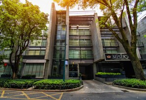 Front of property - Masaryk 123 | Executive Luxury Apartments in Polanco (Mexico City)