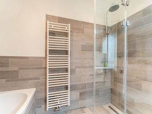 Shower, towels
