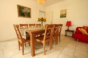 House | Dining