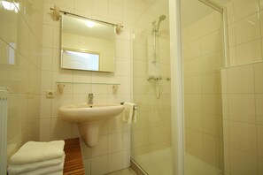 House | Bathroom - Wijlre Farmhouse Stay (Wijlre)