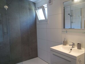 Bungalow | Bathroom | Shower