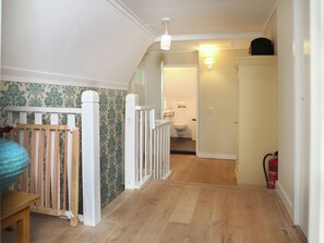 4 bedrooms, individually furnished, bed sheets - Heritage Holiday Home in Beesd near Forest (Beesd)