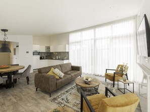 House | Dining - Modern, High-quality Chalet With Wifi Near the Oosterschelde (Wemeldinge)