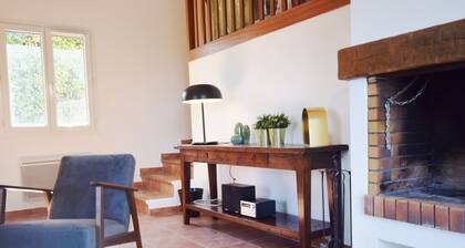 Hillside Villa With Pool, Joyeuse