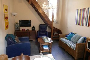 Apartment | Living room - Located Near Maastricht Towards the Belgium Border (Eijsden)