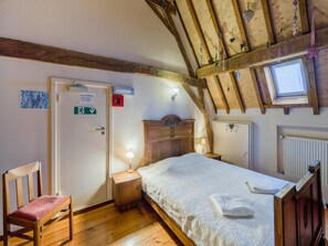 2 bedrooms, individually furnished, bed sheets - Located Near Maastricht Towards the Belgium Border (Eijsden)