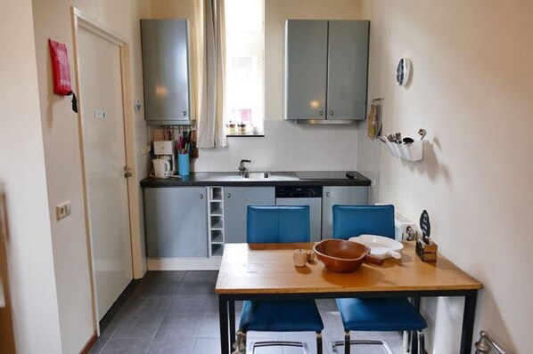 Apartment | Private kitchen | High chair, cookware/dishes/utensils