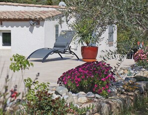 Villa | Interior detail - Tranquil Villa With Pool (Lezignan-Corbieres)