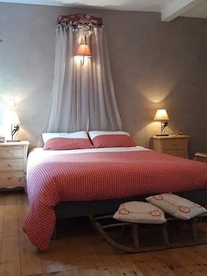 Chalet | 4 chambres, ameublement personnalisé, fer et planche à repasser