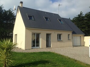 Exterior - Denneville Coastal Escape With Garden (Port-Bail-sur-Mer)