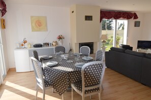 House | Dining - Denneville Coastal Escape With Garden (Port-Bail-sur-Mer)