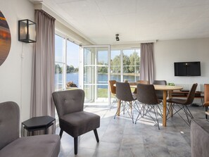 Chalet | Ruang keluarga