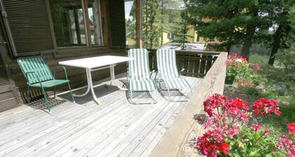 Sunlit Cabin with Hot Tub in Turracherhohe