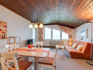 Apartment | Dining