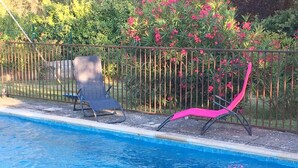 Outdoor pool - Detached Holiday Home With Private Pool in Languedoc-roussillon (Saint-Chaptes)