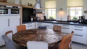 Unclassified image, 3 of 20, button - Luxury Villa with Sauna & Hot Tub at Lake (Delfstrahuizen)