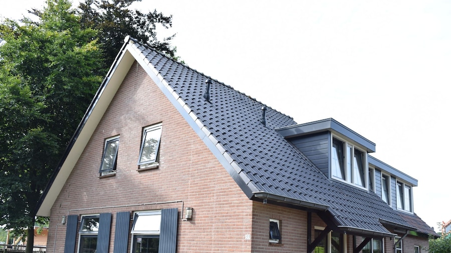 Spacious Farmhouse with Barbecue near Veluwe