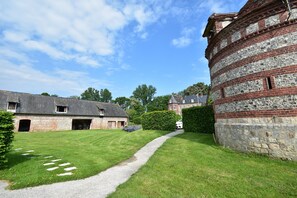 Garden - Cottage in Le Bourg-dun Near the Sea (Le Bourg-Dun)