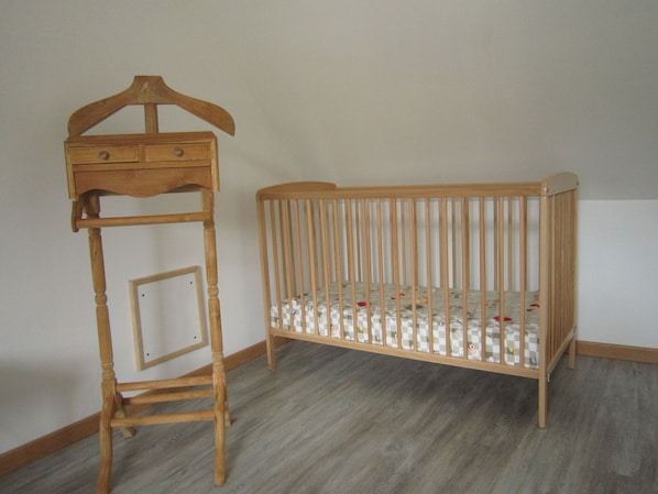 Cottage | Room amenity - Cottage in Le Bourg-dun Near the Sea (Le Bourg-Dun)