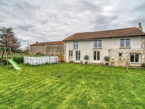 Exterior - Alluring Holiday Home in Savigné With Private Pool (Savigne)