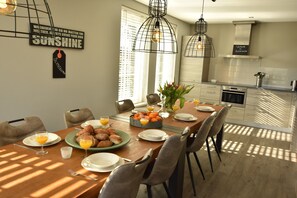 Villa | Dining - Luxurious and Modern House With Large Garden, Privacy and Wi-fi, Near Schoorl and the Beach (Warmenhuizen)