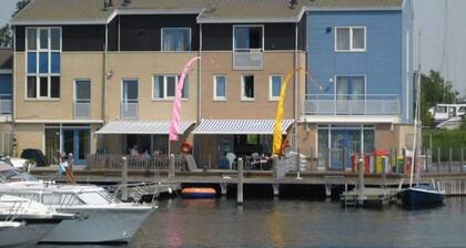 Comfortable House Directly at Veerse Meer