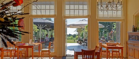 Apartment | Games room