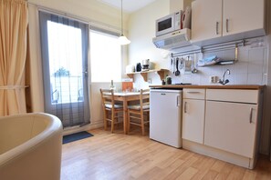 Apartment | Dining - Unique Studio on Large Estate With sea View (Bergen aan Zee)