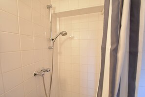 Apartment | Bathroom - Unique Studio on Large Estate With sea View (Bergen aan Zee)